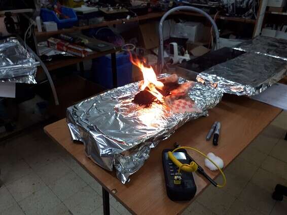 הפלטה המכוסה מתלקחת // צילום: מכון צומת